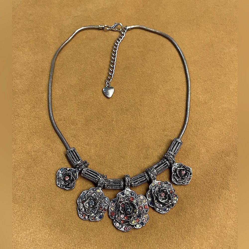 BETSEY JOHNSON Silver-Tone Necklace w/Colorful Rhinestone Flowers